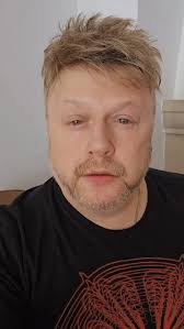 O SILÊNCIO DE QUEM SOME