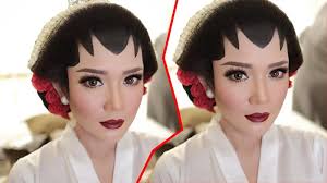 Apalagi produk kecantikan yang beredar di pasaran lebih didominasi oleh produk dengan hasil matte. Pangling Bangkit Dari Suasana Duka Ditinggal Sang Suami Selamanya Artis Ini Lakukan Hal Menakjubkan Halaman All Tribunstyle Com