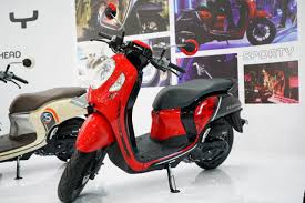 Teknologi remote canggih, dimana tidak lagi memerlukan kunci mekanis untuk mengoperasikan kunci stang / menghidupkan mesin. Gambar Depan Scoopy Spakbor Depan Honda Scoopy Fi Esp 2017 2018 Warna Putih Sesuai Gambar Shopee Indonesia Lihat Gambar Terbaru Honda Scoopy 2020 Anagulinelli