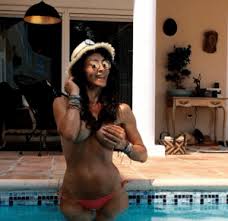 Fac câte operații am chef. Mihaela RÄƒdulescu S A Inconjurat De Mult Erotism In Casa Din Monaco Tabu