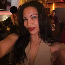 Hi! Im Destiny. I'm 31 & live in Midtown. I love coffee meet ups, Pilates,  runs, dinner & drinks, and reading. I have a cat named Luna, I'm a Libra,  and for