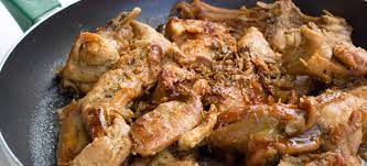 Un coniglio,olio extravergine di oliva, 2 scalogni o 2 piccole cipolle preparazione: Coniglio In Padella Cucinarecarne It