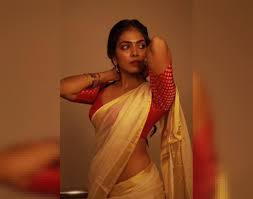 Malavika Mohanan Glamourous Pose In Saree Silk cotton sarees have evolved with times to meet the demands of modern women. malavika mohanan glamourous pose in saree