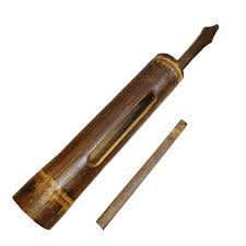 Alat musik ini merupakan salah satu alat musik yang menggunakan hanya satu alat musik yang tercipta pada gamelan jawa berasal dari paduan bunyi gong, kenong dan alat musik jawa lainnya. Nama Alat Musik Tradisional Jawa Tengah Lengkap Dengan Penjelasan