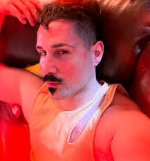 Lazy-Couch Selfie-Shoot after work & yoga….