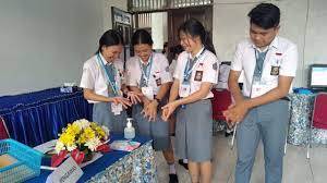 Disini penulis menggunakan fedora 14 untuk membangun router. Cegah Covid 19 Smk Yadika Manado Terapkan Protokol Kesehatan Unbk