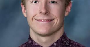 Feeney, Tong serve as valedictorians