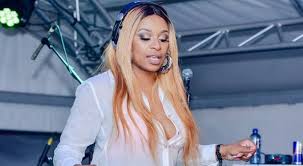 Dj zinhle not only confirmed that she is in a relationship, but also told fans how much her boyfriend spoils her. Dj Zinhle Biography Wiki Age Parents Songs Boyfriend Albums Children Siblings Net Worth And Instagram Primal Information