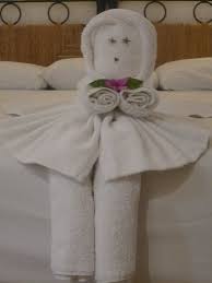 30 Creative Towel Origami Diys Cuded Towel Origami How To Fold Towels Towel Animals