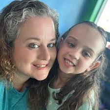 Carolina Leon's Instagram, Twitter & Facebook