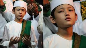 Pendebat islam ketika itu ialah sheikh ahmed. Rayakan Ulang Tahun Keturunan Nabi Ini Banjir Pujian Netizen Halaman All Bangka Pos