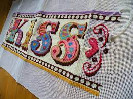 This free valentine cross stitch pattern and matching floss thread holders are a handy cute addition to your stash. Needlework Emily Peacock Mari S World