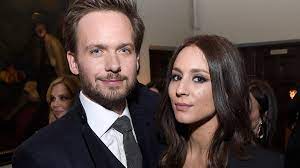 Adams looks back on 100 episodes of suits & directing the episode | entertainment. Suits Star Patrick J Adams Besucht Dusseldorf Und Die Fans Rasten Aus