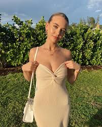 Savannah McCray - Free pics, galleries & more at Babepedia