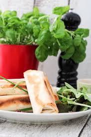 Seine art von griechischem börek schmeckt mega lecker. Filo Rollchen Mit Camembert C B With Andrea