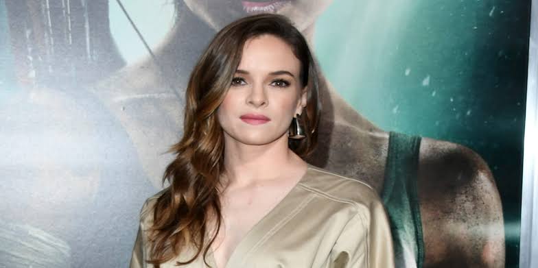 danielle panabaker net worth