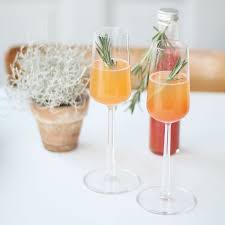 Blutorange Trifft Zucker Zimt Nelken Piment Und Aperol Und Vereint Sich Mit Prosecco Zu Einem Weihnachtlic Aperol Spritz Rezept Aperol Rezepte Aperol Spritz