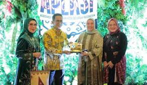 Dewi Sastrani Dorong