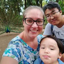 Vocês sabiam disso? . A gola do body é assim para que ele seja retirado por  baixo, sem passar pela cabeça do bebê. Isso é super útil para aquele  momento que a