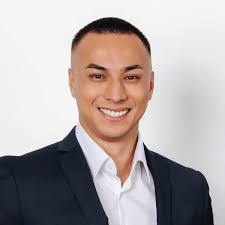 Alexis Lambros's Instagram, Twitter & Facebook