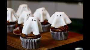 Recette Halloween Cupcakes Fantome Au Chocolat Faciles Et Moelleux Youtube Cupcake Chocolat Recettes Halloween Cupcakes