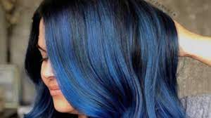 Caramel highlights may also be one of the best haircuts to refresh your look or hair color. Pantone S 2020 Color Of The Year Classic Blue Hair Color Ideas Fashionisers C