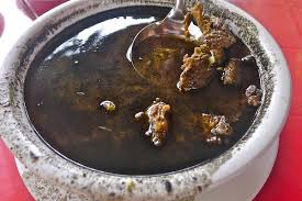 1/4 tulang iga sapi (untuk kaldu), 1/2 kg lobak putih, 1/4 bakso sapi, 2 siung bawang putih, 4 siung bawang merah, 2 tangkai daun bawang, 1 liter air, secukupnya garam, secukupnya merica. Resepi Sup Daging Masak Hitam Tiyula Itum Fazley Atal