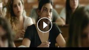 17 δεκεμβρίου 2015 στους κινηματογράφους από τη village.πρόκειται για μια ερωτική τριλογία με κοινό φινάλε, η. Enas Allos Kosmos Worlds Apart 2015 Ep 1