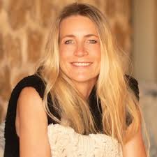 Heute also: Unser neues Berliner Büro wird eröffnet. Nach über einem Jahr  Planung, Kompromissen und Provisorien ist es endlich soweit. Toll,  Vorfreude und vor allem Ina Schmitz, STUDIO HENRI FISCHER,…