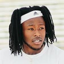 Kamara rushed 23 times for 99 yards and a touchdown and secured both of his targets for 17 yards in the. Alvin Kamara Bio Family Trivia Famous Birthdays