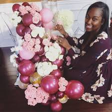 Floral Balloon Garland Table Runner Tutorial New Vlog Link In The Bio If Your Not Subscribe Floral Balloon Garland Floral Balloons Garland Table Runner