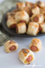 Feuilletes A La Saucisse Fumee Cuisinons En Couleurs Recette Feuillete Saucisse Feuillete Saucisse Saucisses Fumees