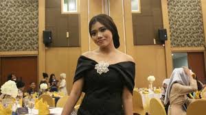 Maybe you would like to learn more about one of these? Millennial Senangnya Tampil Anggun Di Malam Prom Night Halaman All Tribun Timur