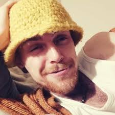 Stream Doug Hoyer music