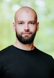 On-Demand Indistinguishable and Entangled Photons Using Tailored Cavity  Designs |