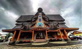 Jeho autorom je významný slovenský sochár. Aj Na Slovensku Mame Vlastny Orloj