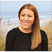 Kayla Hooper's Instagram, Twitter & Facebook