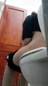 Open door Vietnamese Wc - ThisVid.com