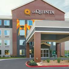 Guests can watch cable on the flat screen samsung tv or plug in their. La Quinta Inn Suites Austin North Round Rock Round Rock Tx