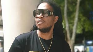 Hay consternación en el valle del cauca por la muerte del reconocido cantante junior jein, uno de los intérpretes más famosos de la música urbana en esa región del país.según las versiones preliminares se habría tratado de un asesinato cometido por sicarios a las afueras de la discoteca 'otro nivel disco club', ubicada en la avenida roosevelt con carrera 37 en cali. X2minsq4bhtyvm