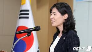 총리가 대통령의 인사 업무를 총괄하는 인사수석을 만나는 것은 이례적인. Qbvuxuvmx 6zqm