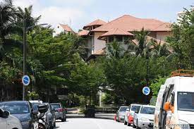Yaitu dapat membantu membersihkan udara di dalam rumah, sehingga sehat dan segar untuk anda hirup kembali. Police Spotted At Najib S Taman Duta Home The Edge Markets
