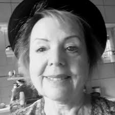 Wenn der Weg schön ist, lass' uns nicht fragen, wohin er führt!” -Anatole  France