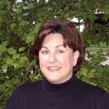 Laurie Sampson's Instagram, Twitter & Facebook