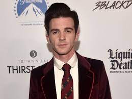 Bell, 34, was arrested in cleveland and has been charged with attempted endangering children and disseminating matter harmful to juveniles. Drake Bell Former Drake Josh Actor Arrested And Charged With Attempted Child Endangerment The Independent