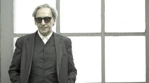 Morto franco battiato, il video di «cuccurucucu». I 75 Anni Di Franco Battiato Celebrati Con Giubbe Rosse L Immensa Opera Prima Dal Vivo Del Cantautore Recensione