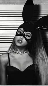 Im dezember desselben jahres veröffentlichte die sängerin ein foto ihres verlobungsrings bei instagram, dazu. Ariana Grande Bilder