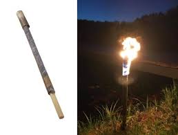 Beim anzünden einer gasfackel ist es möglich, dass es bei nicht korrekter bedienung, sowie nicht technisch einwandfreiem zündmechanismus, zu einer verpuffung kommen kann. Wachsfackel Garten Outdoor Events Apfelkistendirekt De