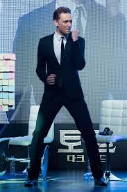 This opens in a new window. Tom Hiddleston Thor 2 Souel Korea Prem Torrilla Tom Hiddleston Dances For Korean Fans The Thor Th Tom Hiddleston Dancing Tom Hiddleston Tom Hiddleston Loki