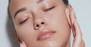 Le sérum teinté, le produit hybride pour une peau naturellement sublimée